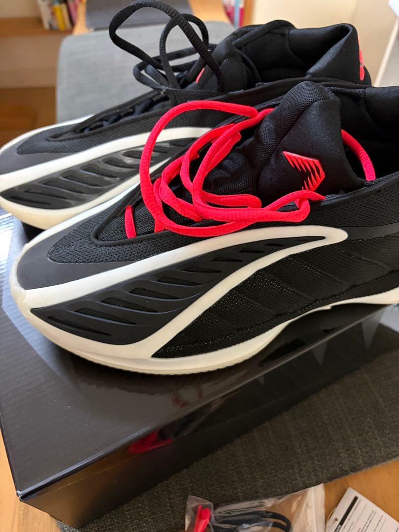 シューズ(男性用) adidas AE2