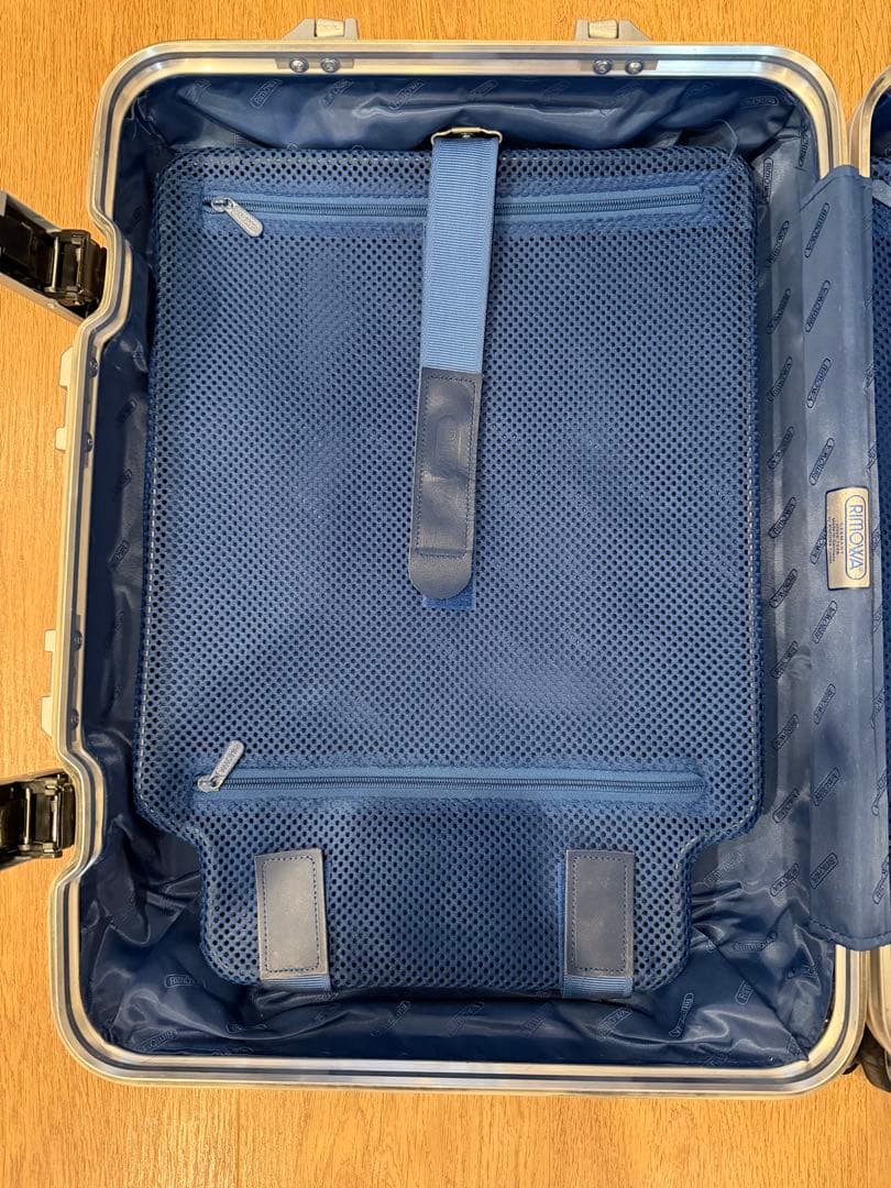 【廃盤品】RIMOWA TOPAS 32L 4輪 機内持込可 932.52.11