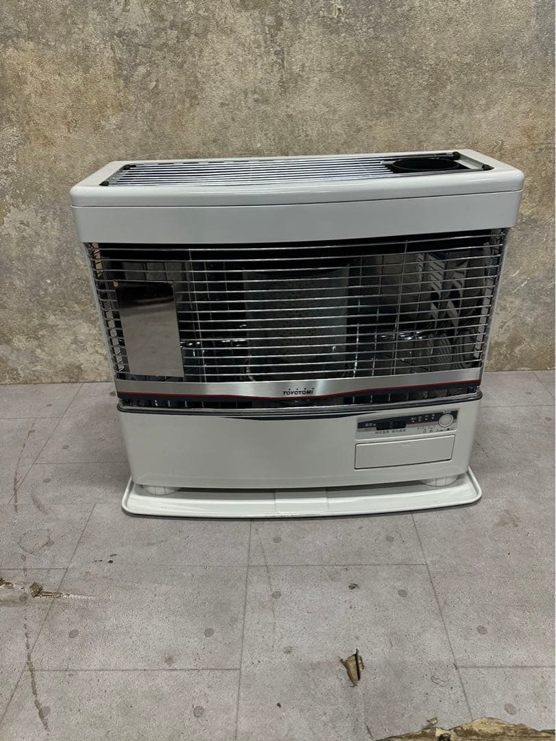 トヨトミ/TOYOTOMI 煙突式 石油 ストーブ HR-6501　2017年