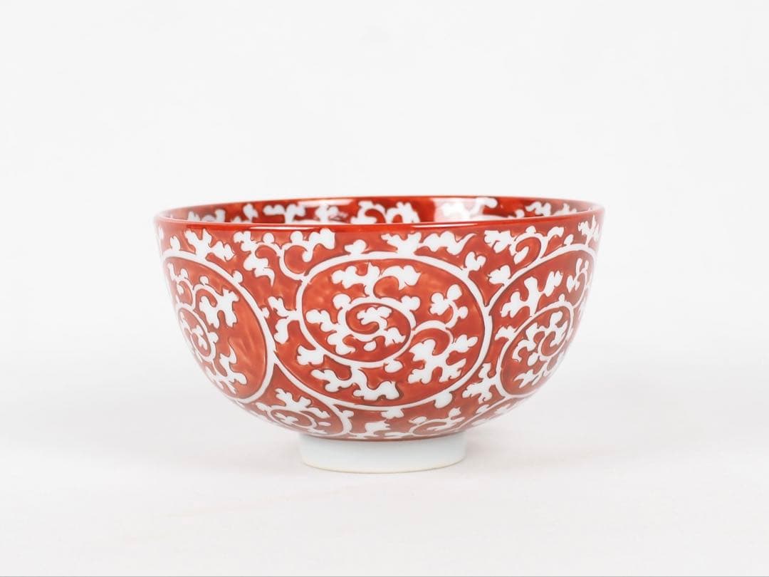 源右衛門窯 赤絵唐草濃 茶碗 有田焼 (付属品：共箱、栞)