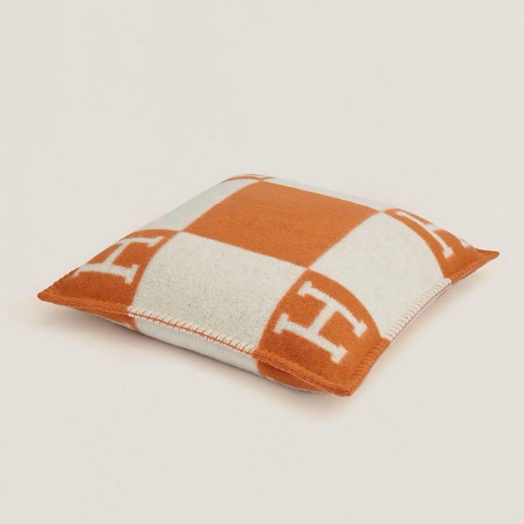 HERMES クッション アヴァロン PM 13万円弱