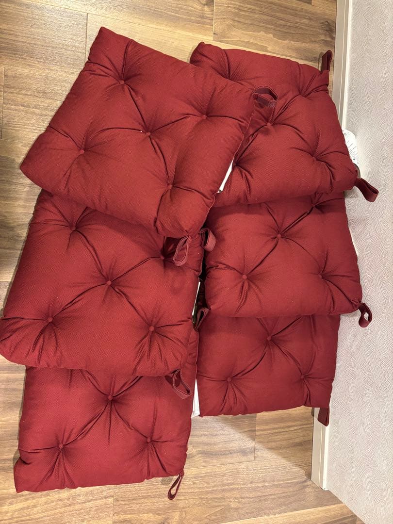 IKEA MALINDA クッション 赤 40x38cm