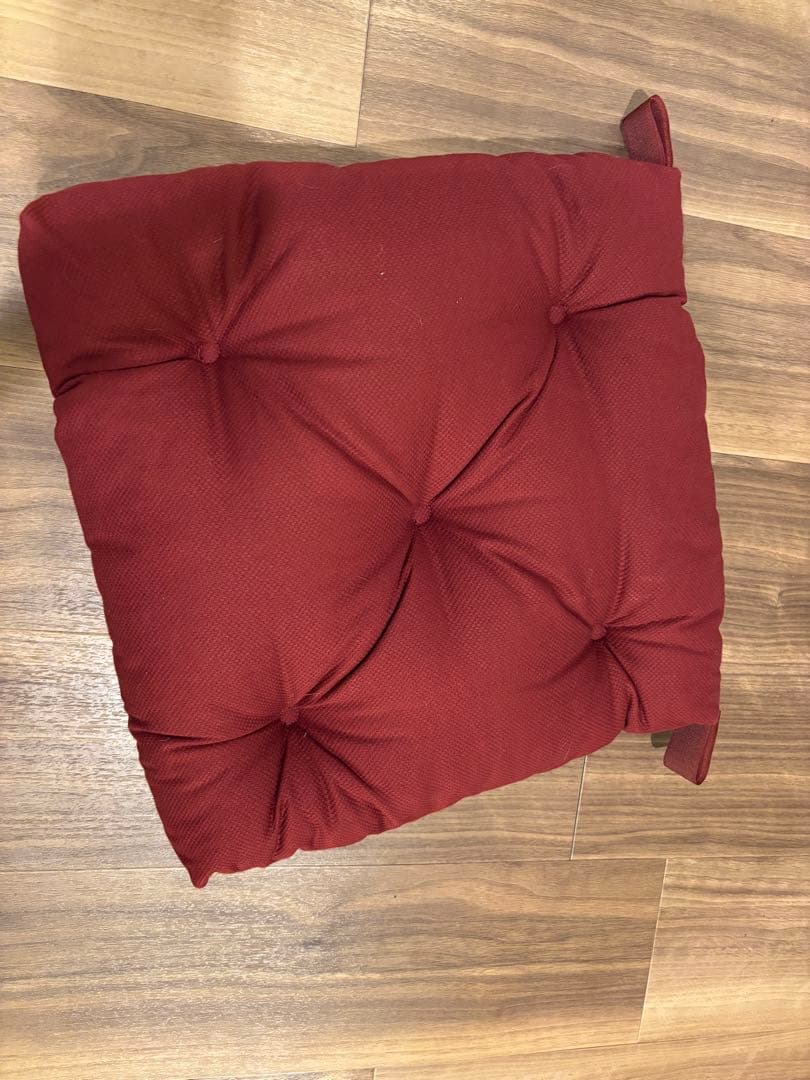 IKEA MALINDA クッション 赤 40x38cm