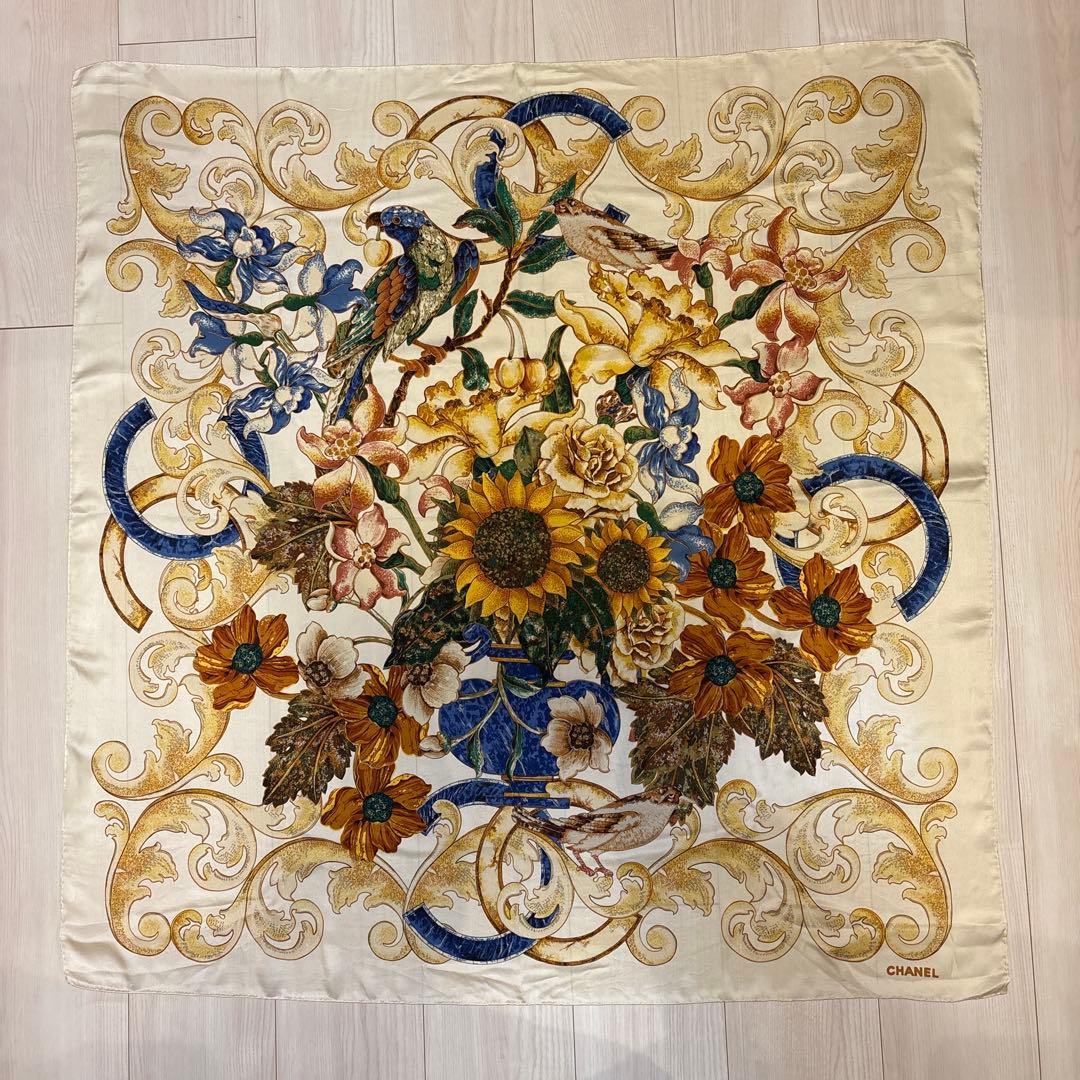 CHANEL 花柄 シルクスカーフ 90cm