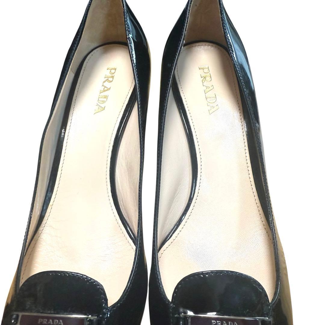 極美品PRADA プラダ エナメル ロゴプレート スクエアトゥ ヒールパンプス