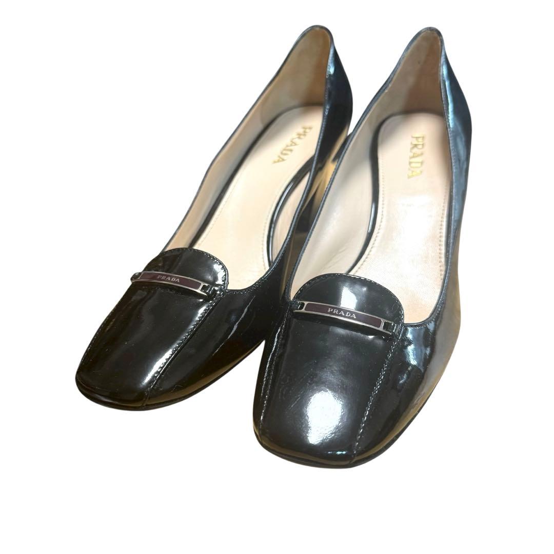 極美品PRADA プラダ エナメル ロゴプレート スクエアトゥ ヒールパンプス