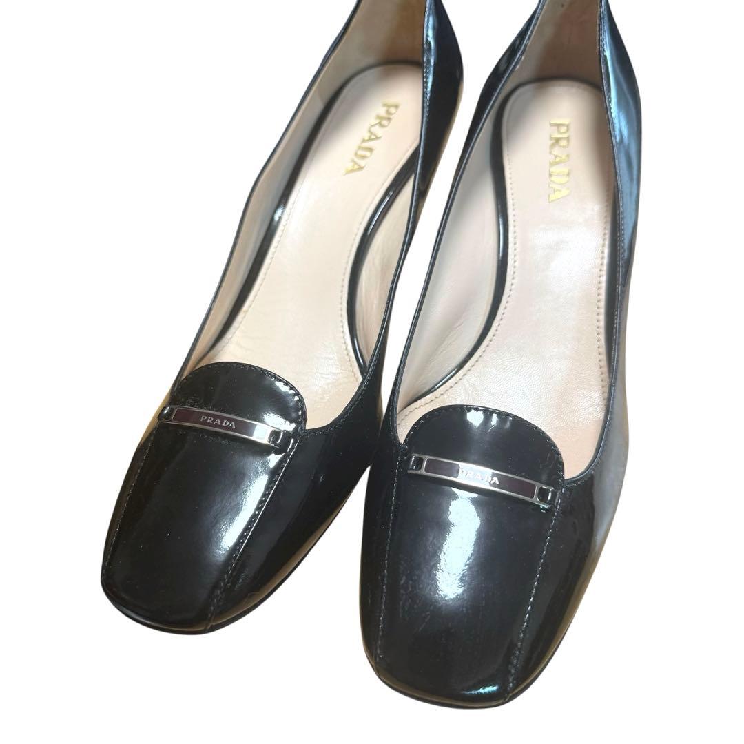 極美品PRADA プラダ エナメル ロゴプレート スクエアトゥ ヒールパンプス