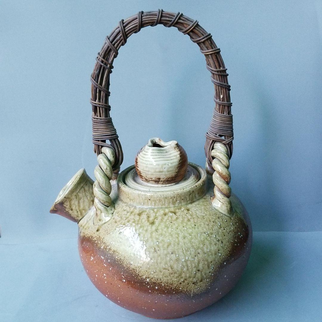 信楽焼 民芸土瓶置物 花入れ 高さ４４cm（つるの高さは含みません）