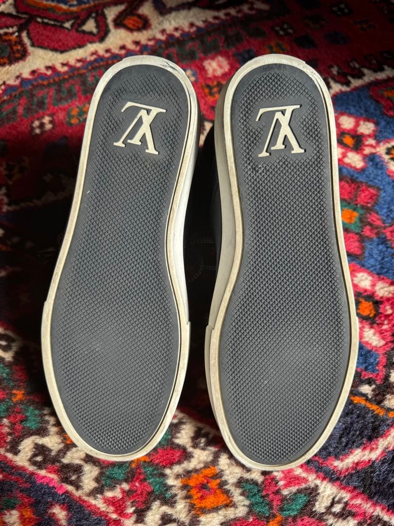 ルイヴィトン　ハイカットスニーカー 黒 レザー