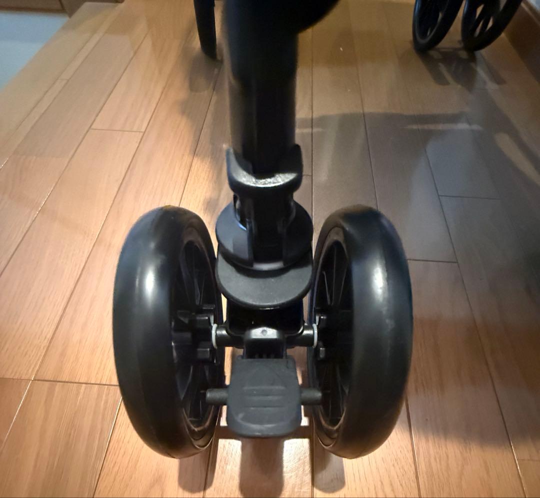 美品 コンビ スゴカルα 4キャス Light エッグショック 付属品説明書あり