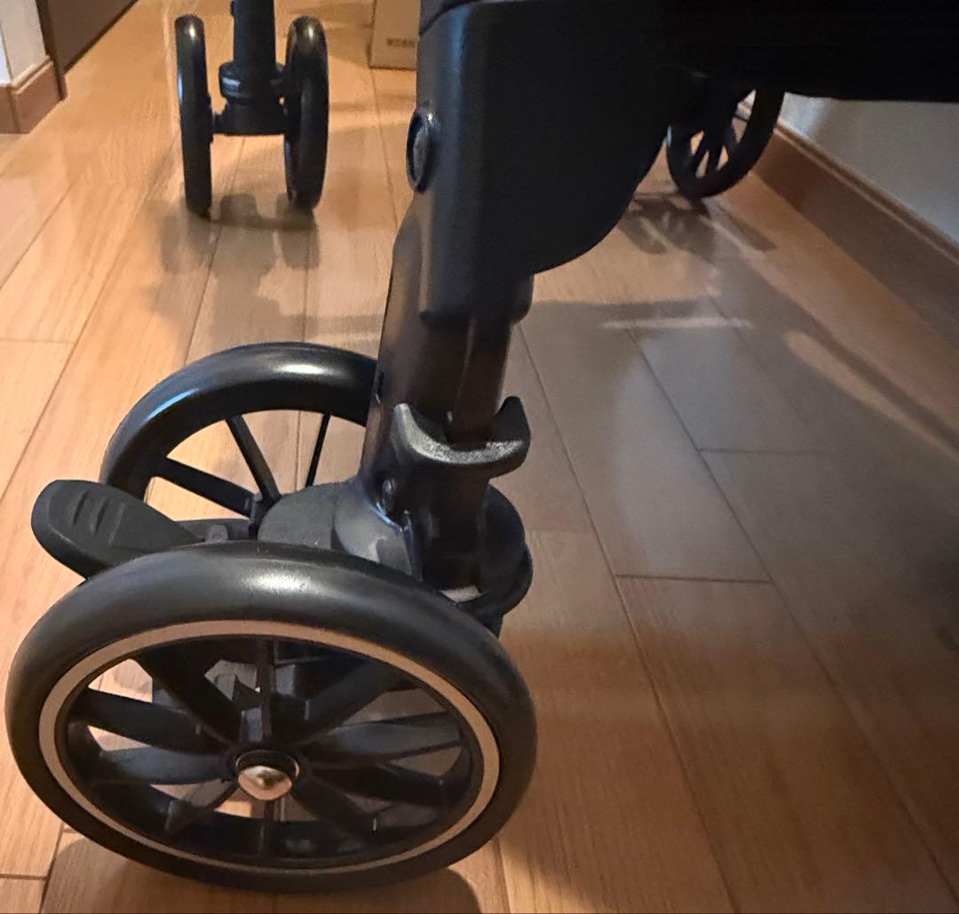 美品 コンビ スゴカルα 4キャス Light エッグショック 付属品説明書あり