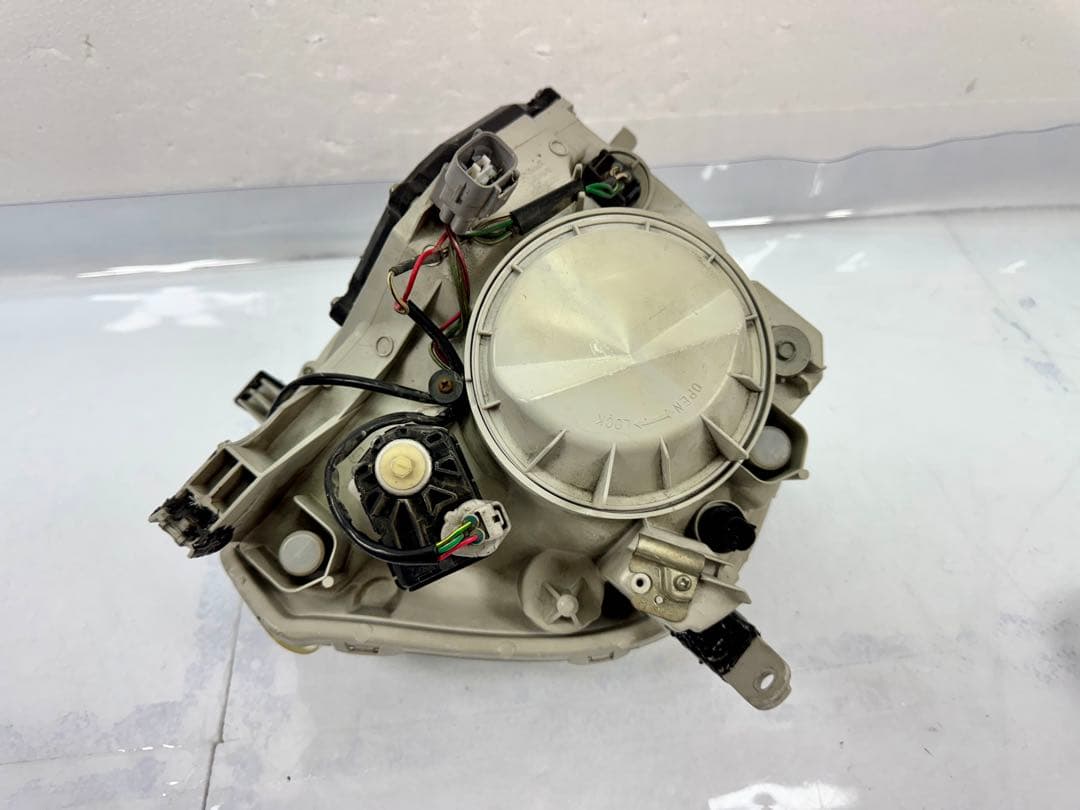 シエンタ　NCP81G　NCP85G　前期　HID ヘッドライト右