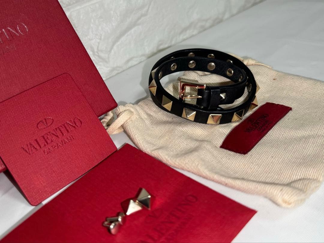 【確実正規品】【極美品】VALENTINO ロックスタッズブレスレット　ブラック