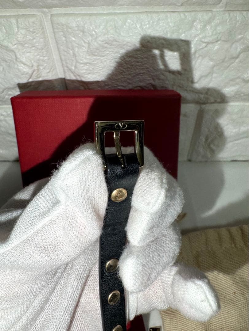 【確実正規品】【極美品】VALENTINO ロックスタッズブレスレット　ブラック