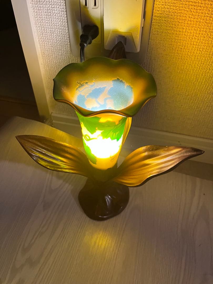 ガレ風　アンティーク リリー テーブルランプ フラワーシェード
