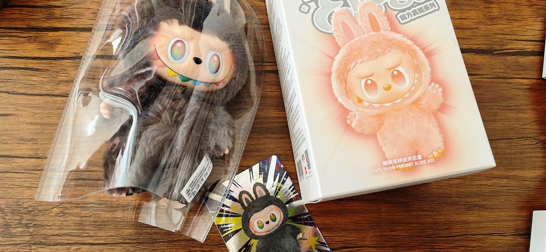 ラブブ 本体　シークレット　ポップマート　カバー付き