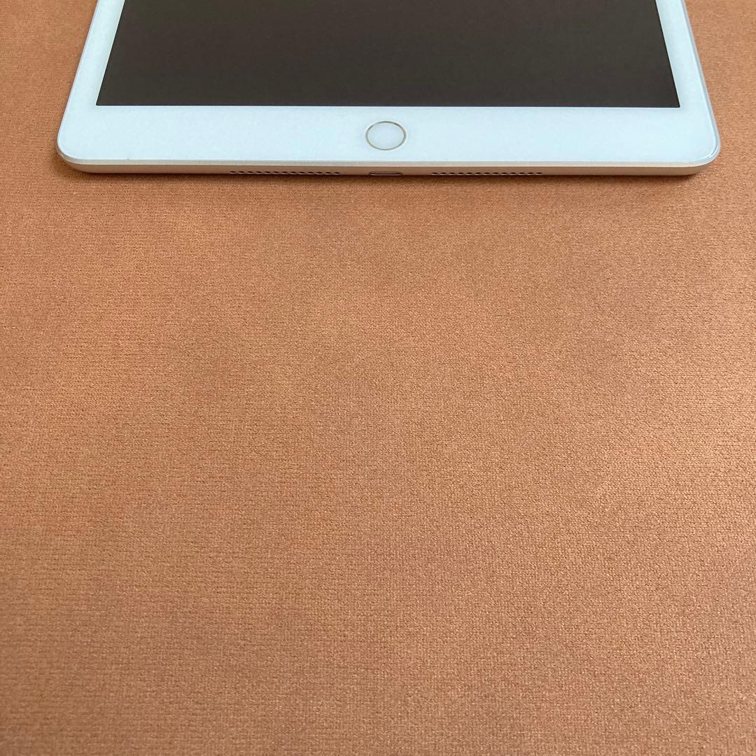 562【早い者勝ち】電池良好☆iPad8 第8世代 32GB SIMフリー☆