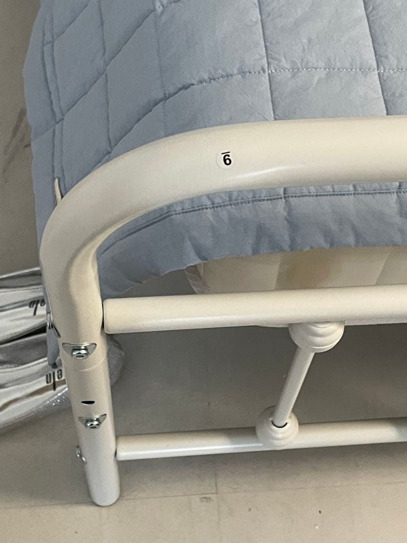 シングルベッドホワイト　マットレス付き大阪　引き取り限定