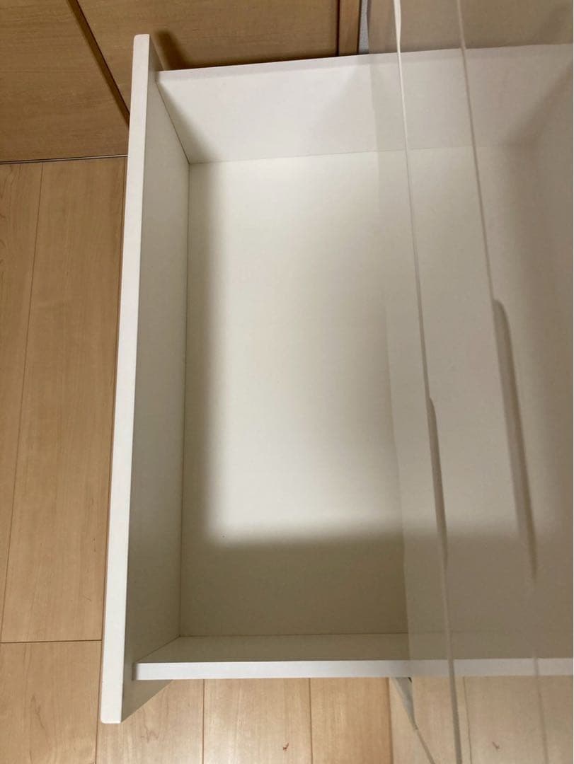 ニトリ　ホワイト　4段チェスト シンプル　ローチェスト　棚