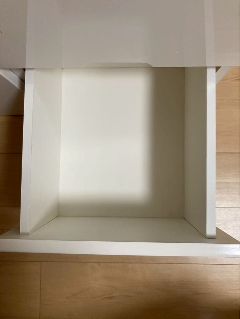 ニトリ　ホワイト　4段チェスト シンプル　ローチェスト　棚