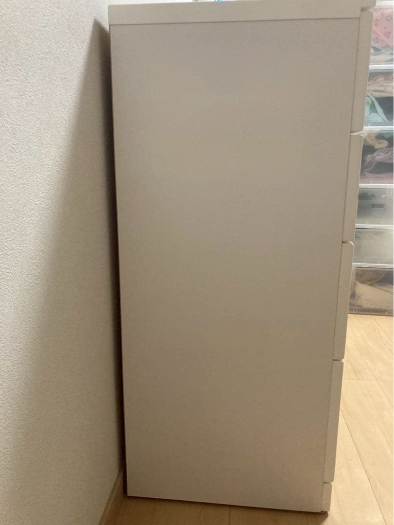 ニトリ　ホワイト　4段チェスト シンプル　ローチェスト　棚