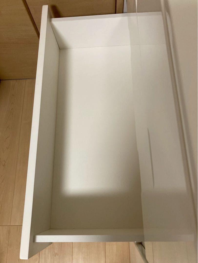 ニトリ　ホワイト　4段チェスト シンプル　ローチェスト　棚