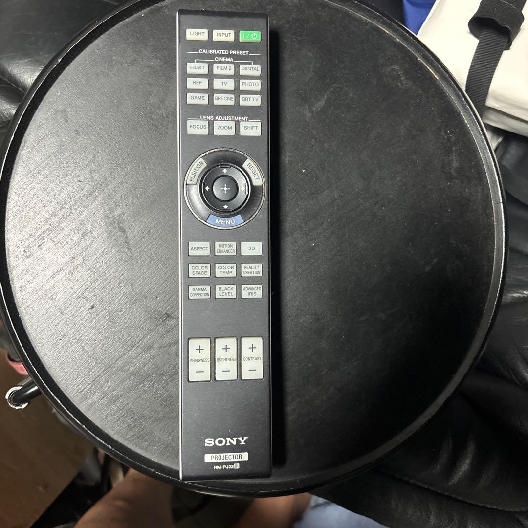 Sony VPL-VW1000ES プロジェクター 本体とリモコン付き