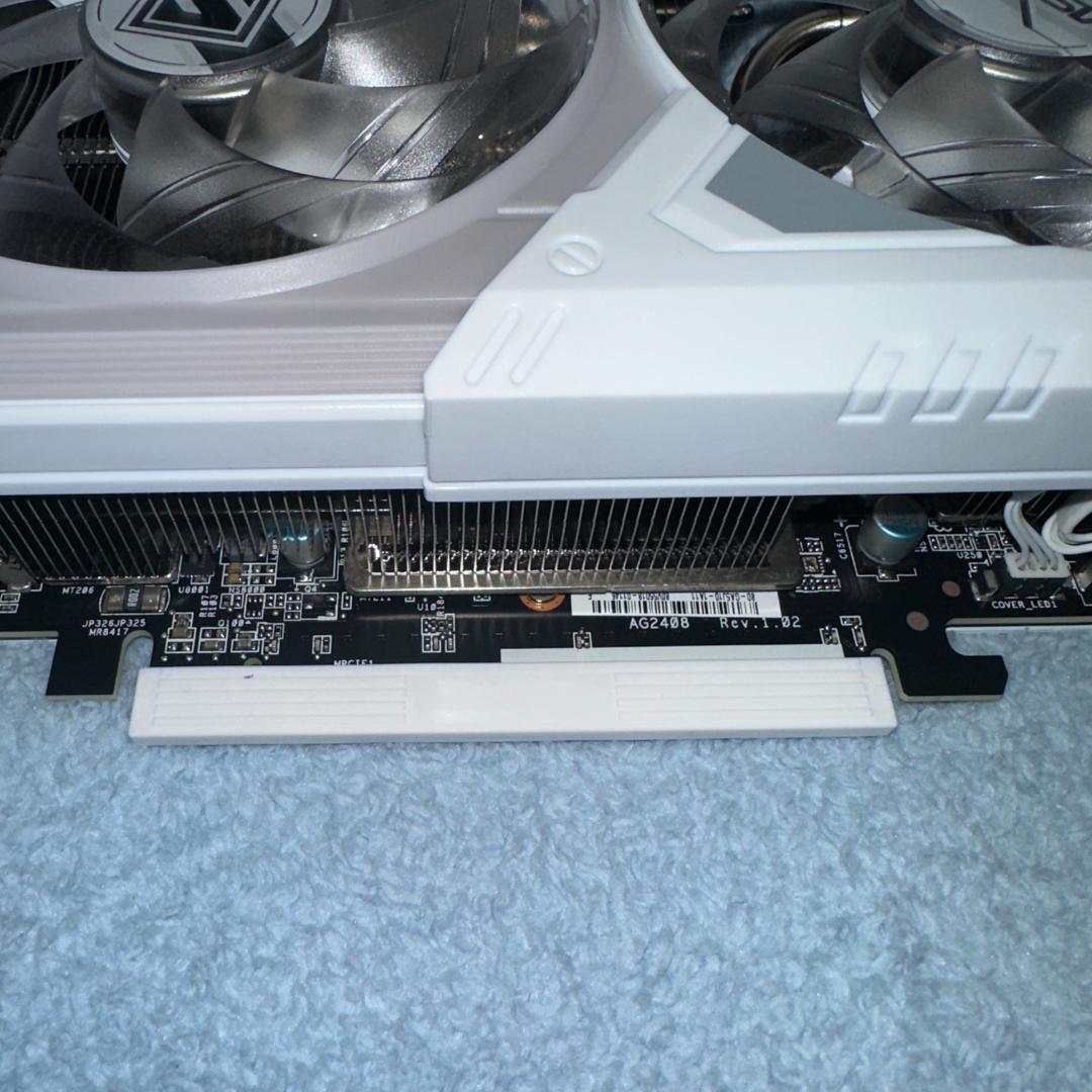 【美品】【保証】ASRock　RadeonRX9060XT16GB