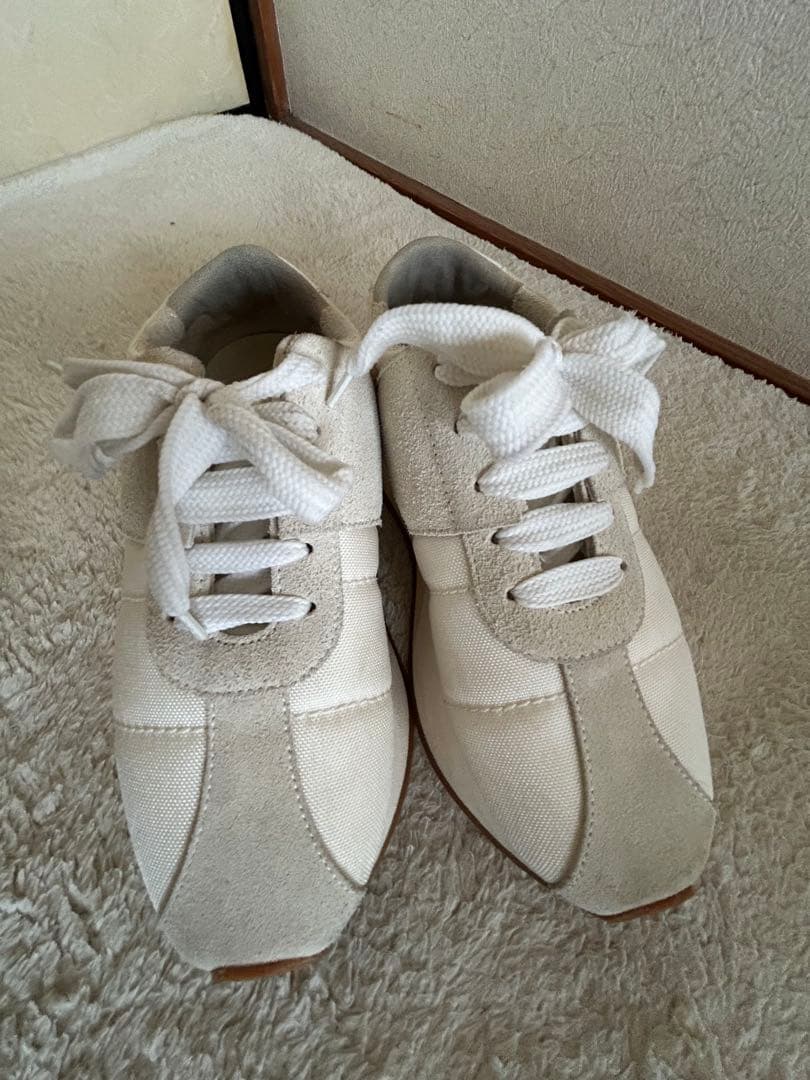 マルニスニーカー