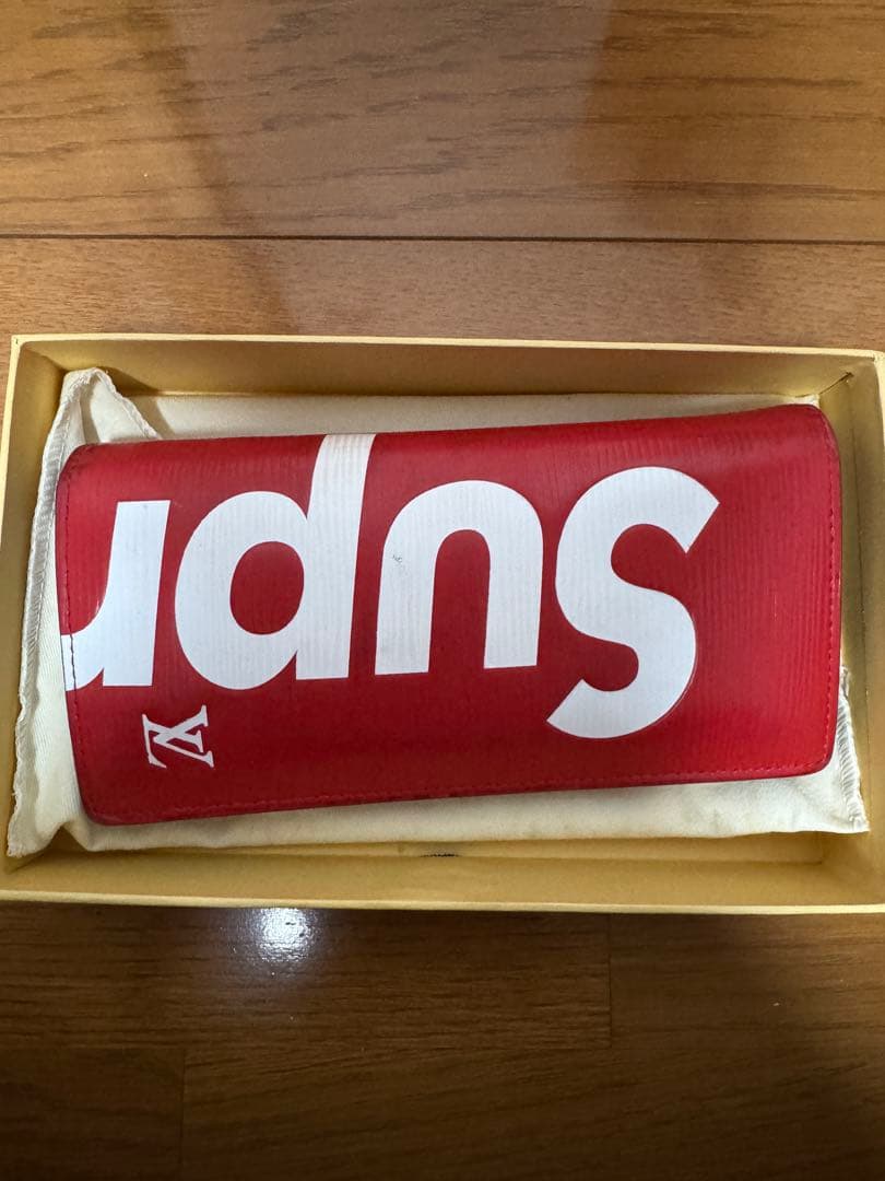ルイ・ヴィトン スプリーム 長財布