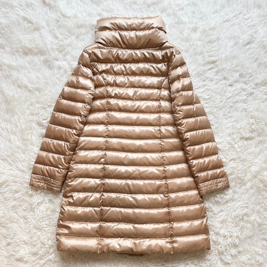 マックスマーラ ステュディオ ダウンコート Aライン ハイネック ベージュ 光沢