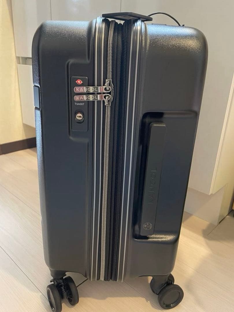 夏！旅行に！　大きくなるKANGOL キャリーケース