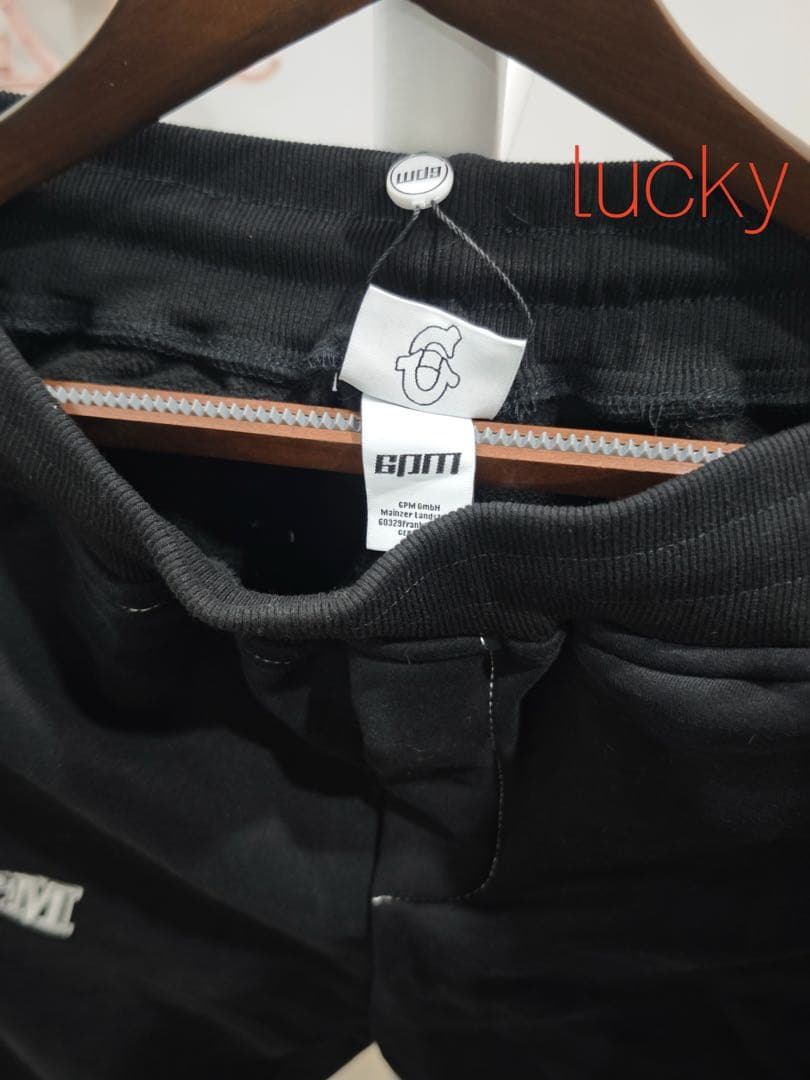 新品 6pm TRUE RELIGION ブラック パーカー セットアップ