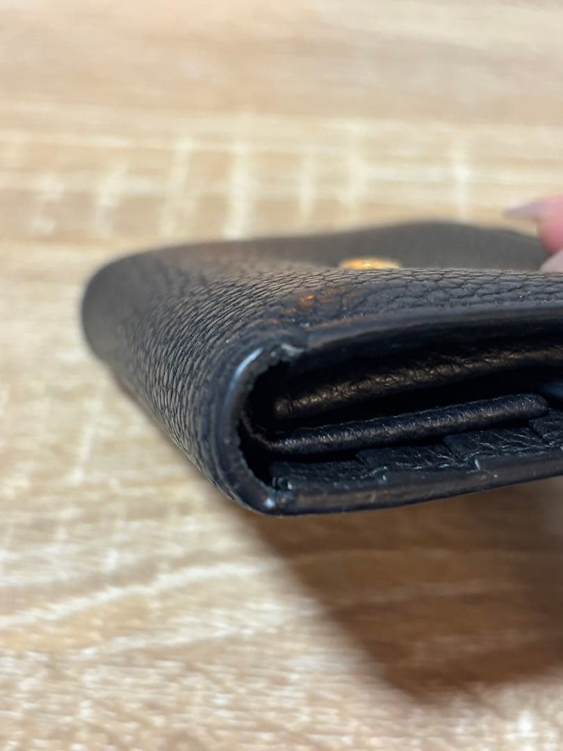 MIUMIU 三つ折財布