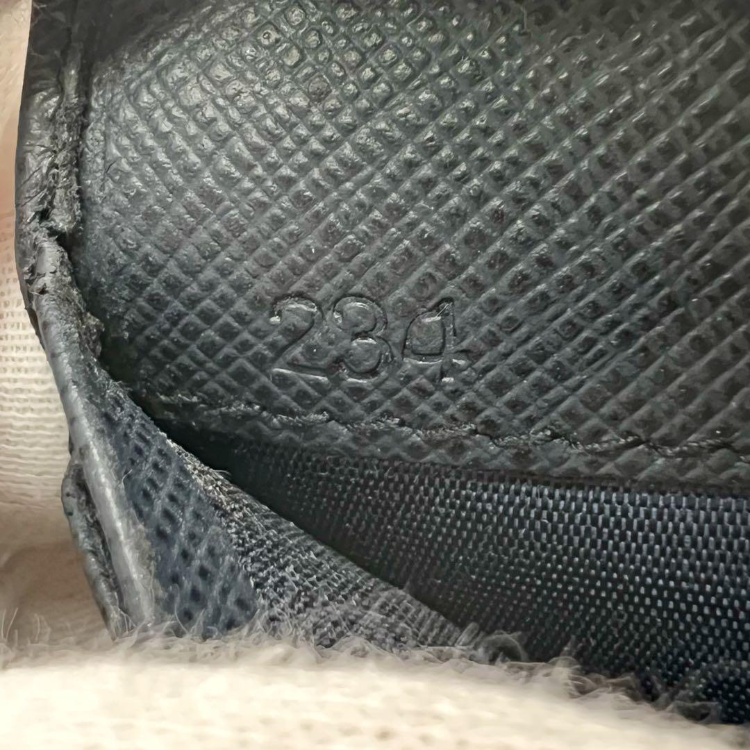 現行 プラダ トライアングルロゴ カーフレザー マネークリップ ネイビー メンズ