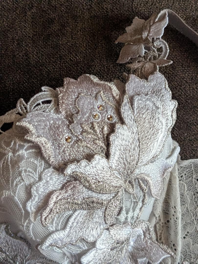 。m様。サルート、04グループ、事前予約コレクションブラジャーC75サイズ。