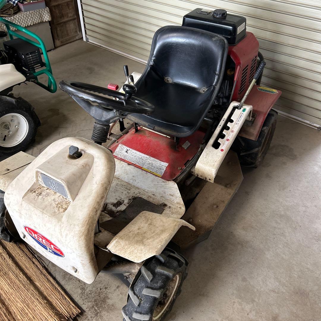 乗用草刈機 ラビットモアー　RM81A