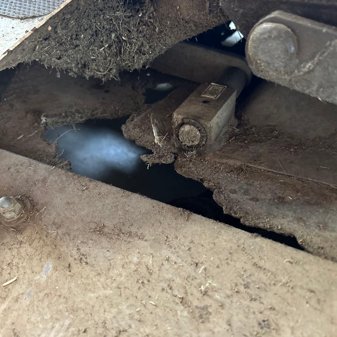 乗用草刈機 ラビットモアー　RM81A