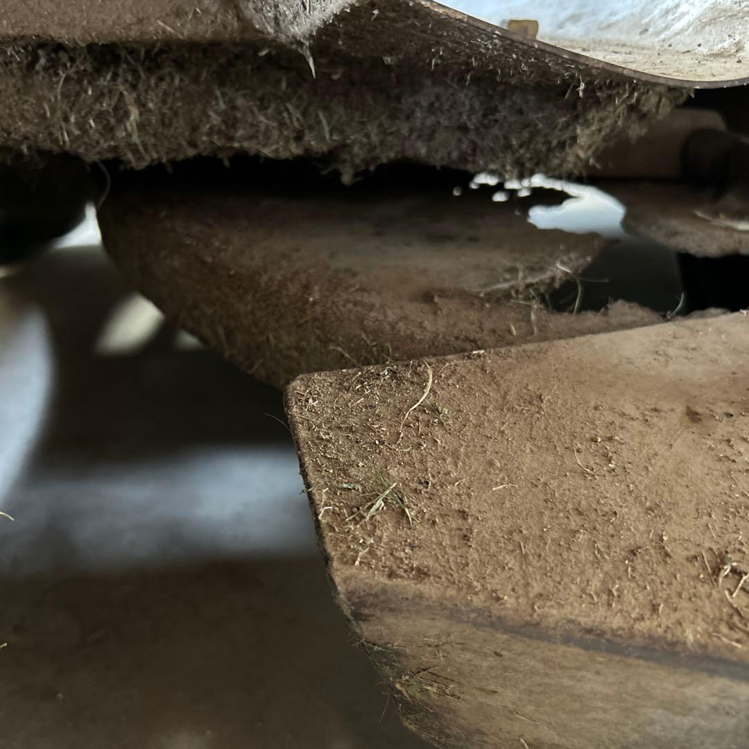 乗用草刈機 ラビットモアー　RM81A