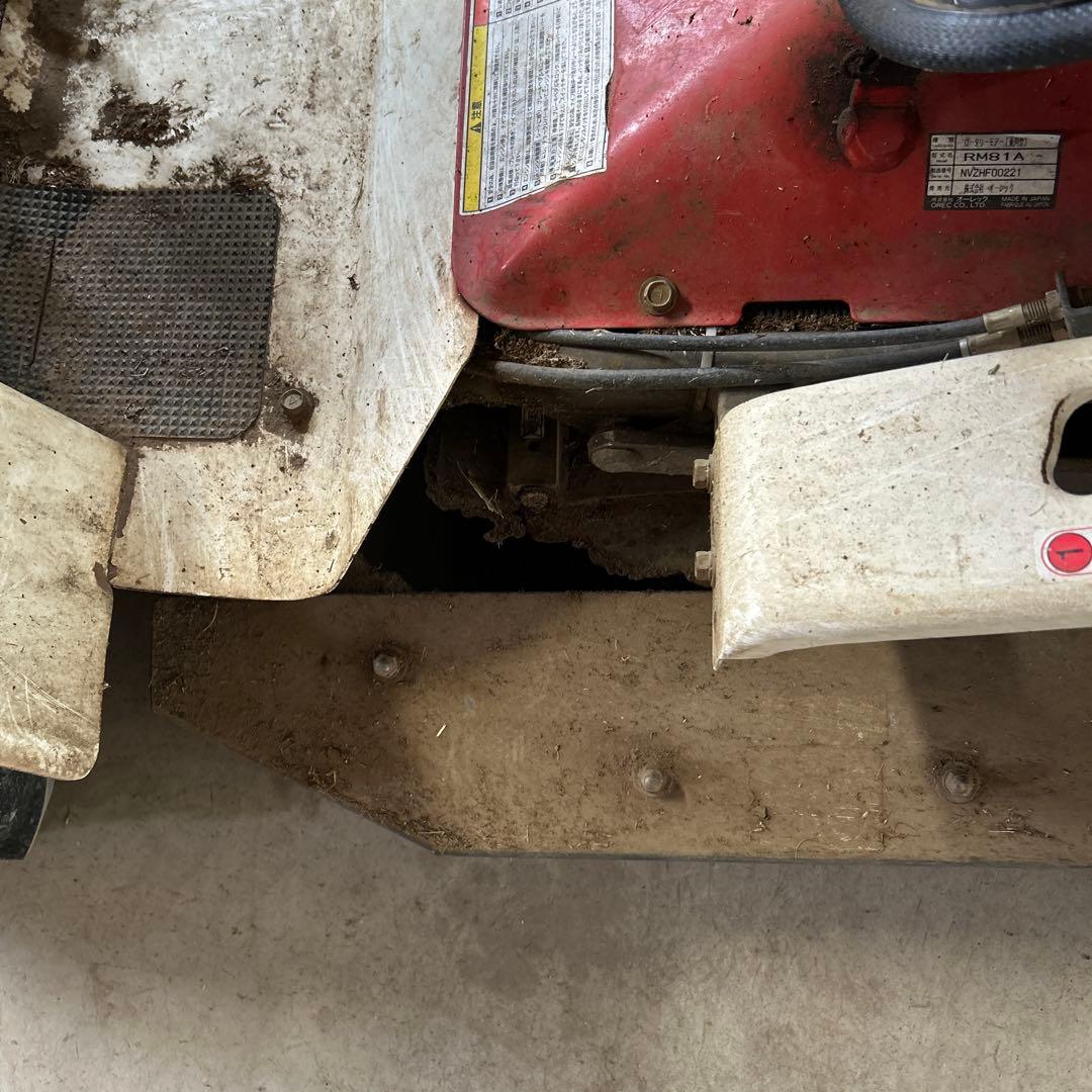 乗用草刈機 ラビットモアー　RM81A