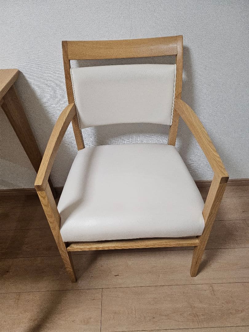 ニトリ木製ダイニングテーブルと椅子2脚セット