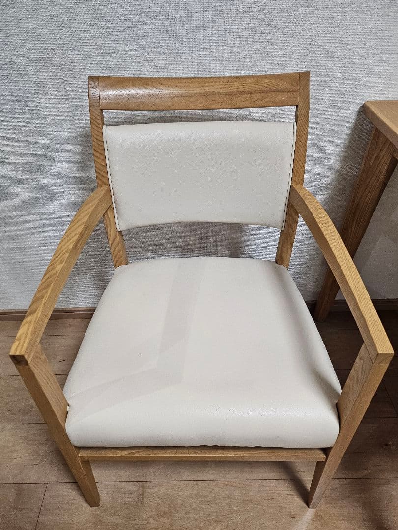 ニトリ木製ダイニングテーブルと椅子2脚セット