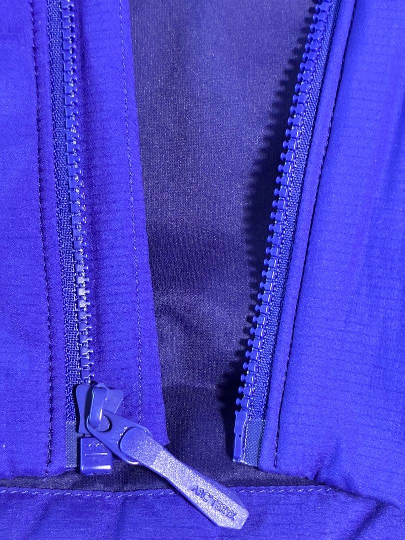 アークテリクス　アトムLTフーディー　メンズs ブルー　atomlthoody