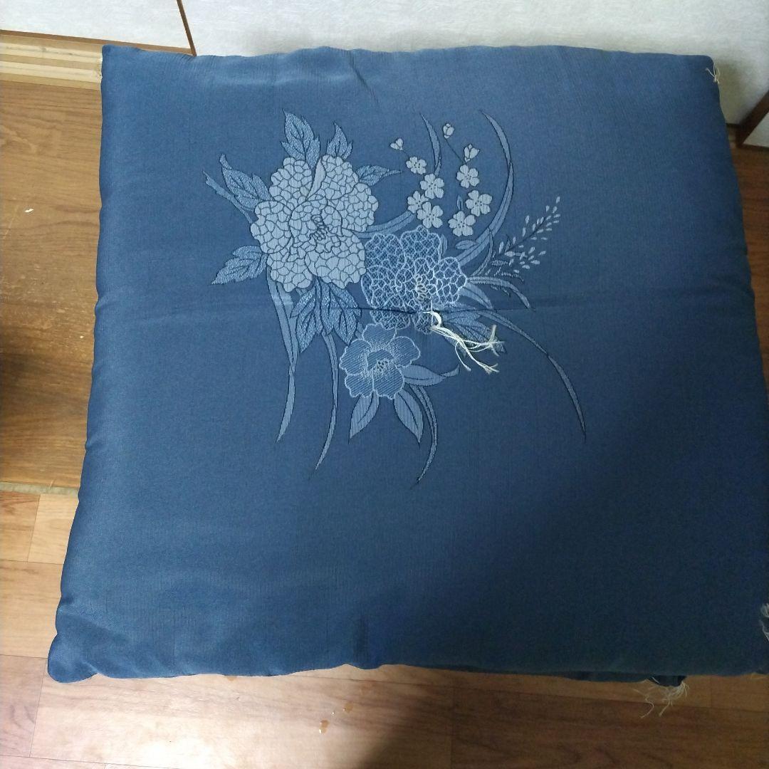 花柄刺繍 ダークブルー 座布団　４枚セット