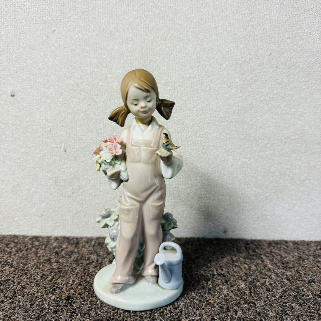D9アンティーク品✨ リヤドロ 小鳥と話す少女 フィギュリン 陶器置物