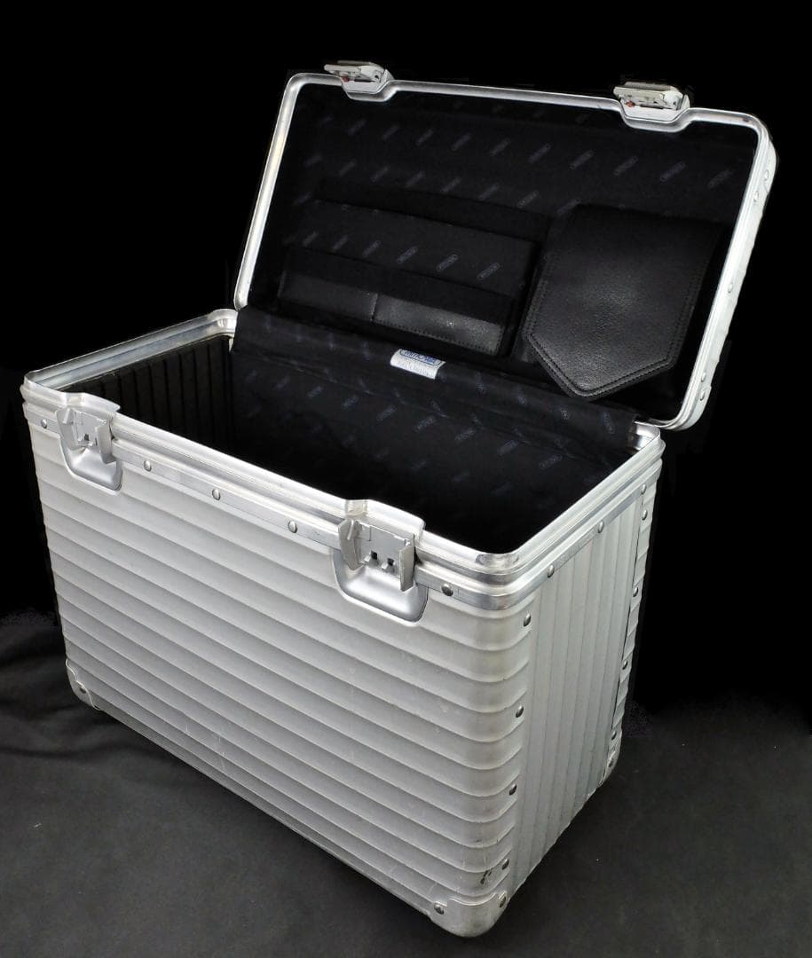 リモワ 950.44『パイロット』ケース 38Lアルミ XL (1402)