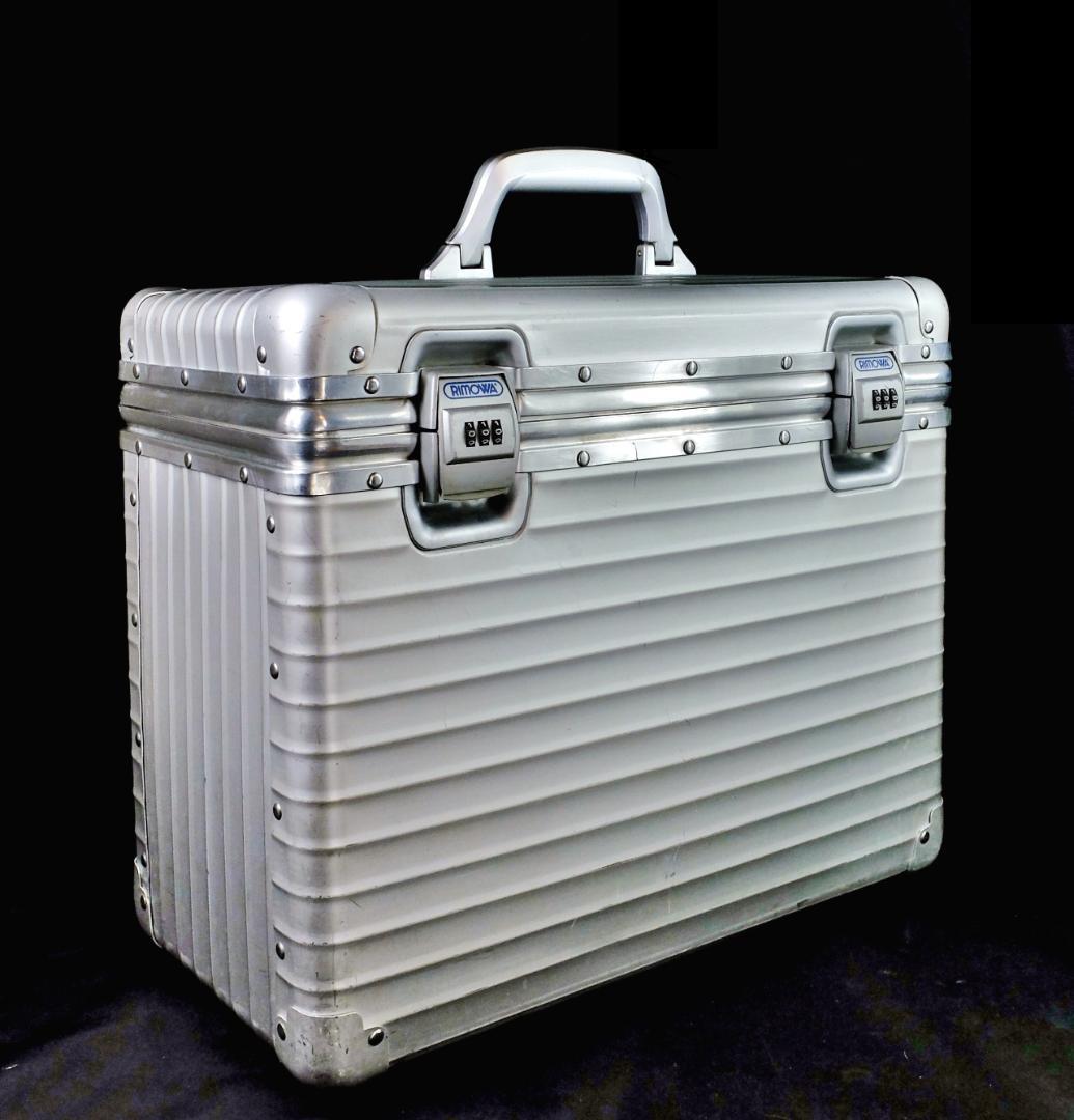 リモワ 950.44『パイロット』ケース 38Lアルミ XL (1402)