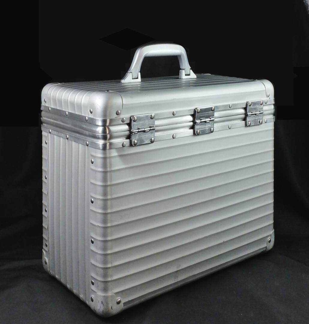 リモワ 950.44『パイロット』ケース 38Lアルミ XL (1402)