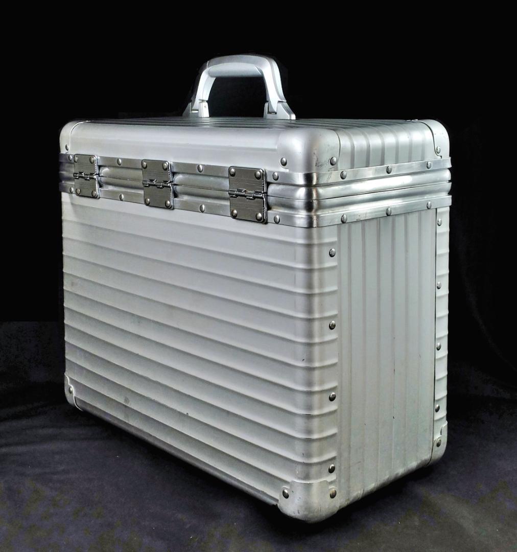 リモワ 950.44『パイロット』ケース 38Lアルミ XL (1402)