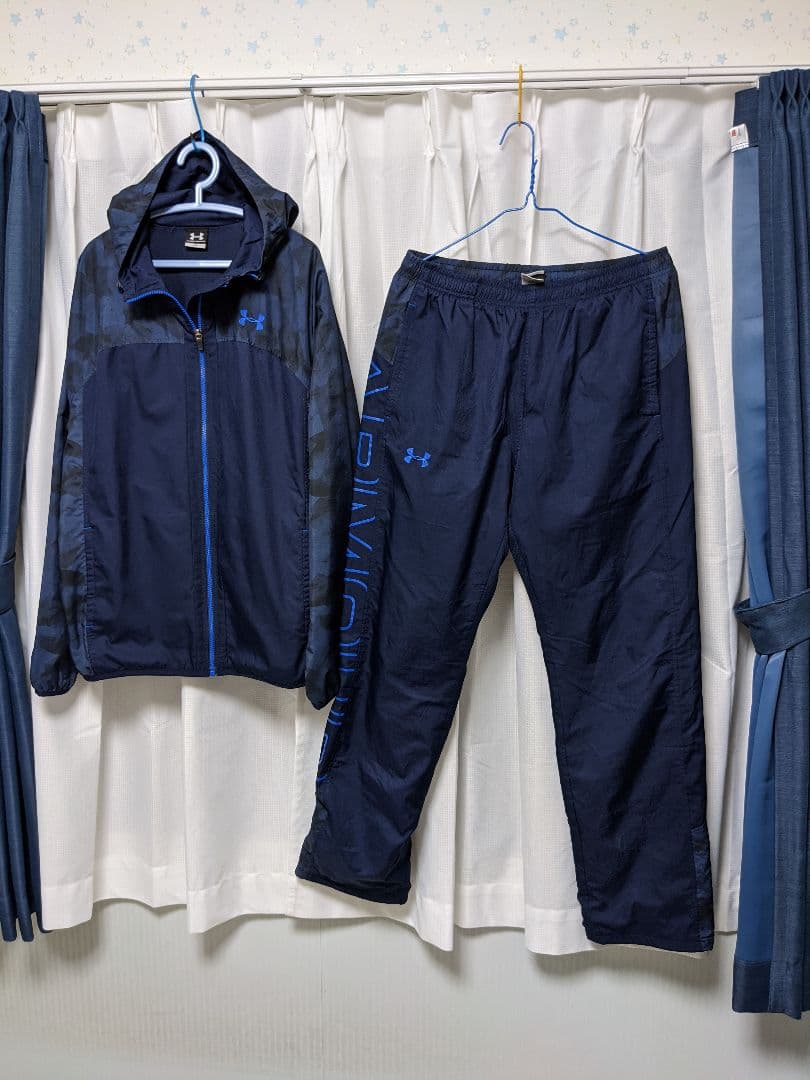 アンダーアーマー  ナイロンセットアップ